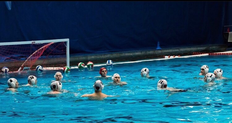 thumbnail_WaterPolo2.jpg